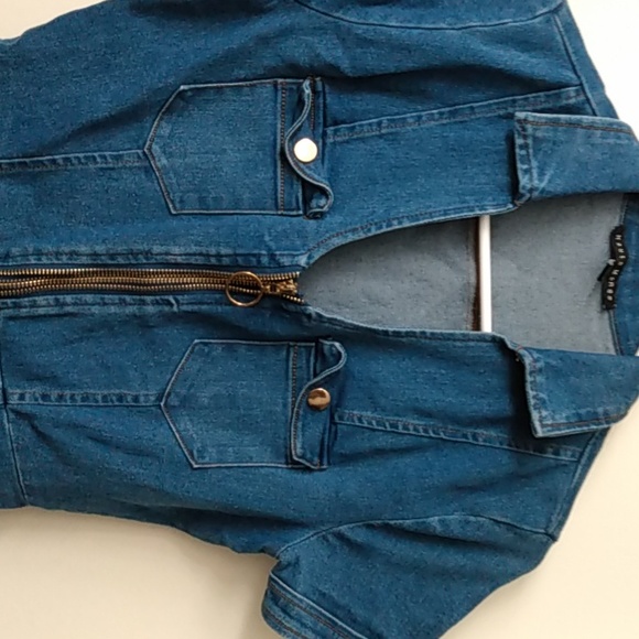 Women's knee length denim dress size medium, runs like a size 4. Zip up - Picture 3 of 10